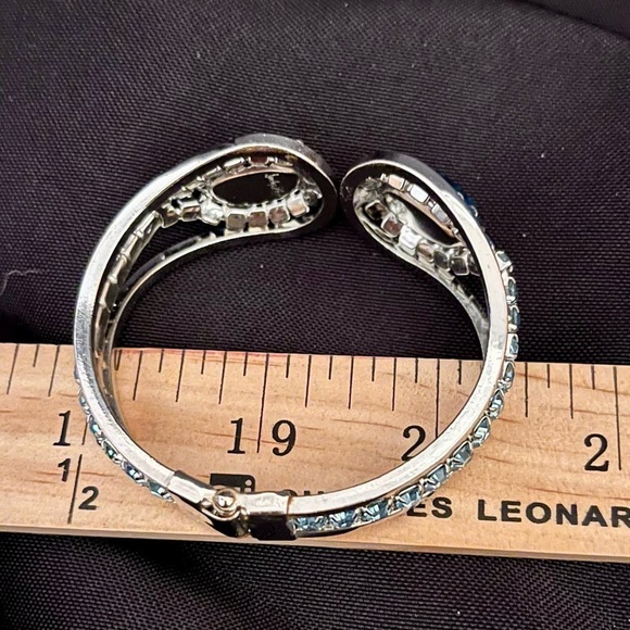 Judy Lee VTG Signed Blue Glass Rhinestone Hinged Silver Clamper Bangle Bracelet - Picture 15 of 17